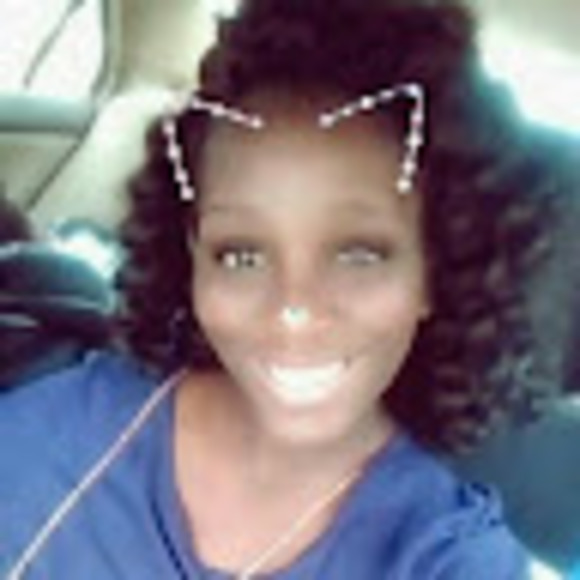 Meet your Posher, Erika - Picture 1 of 1